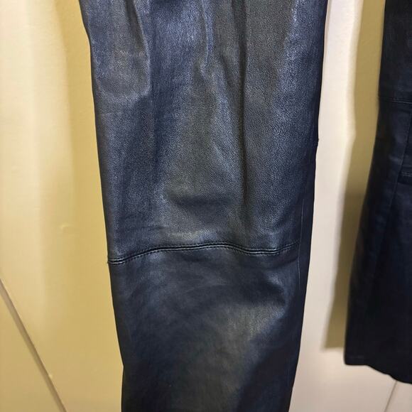 Vince. Fitted leather straight leg ankle pants. Black elastic waist size small - Picture 4 of 6